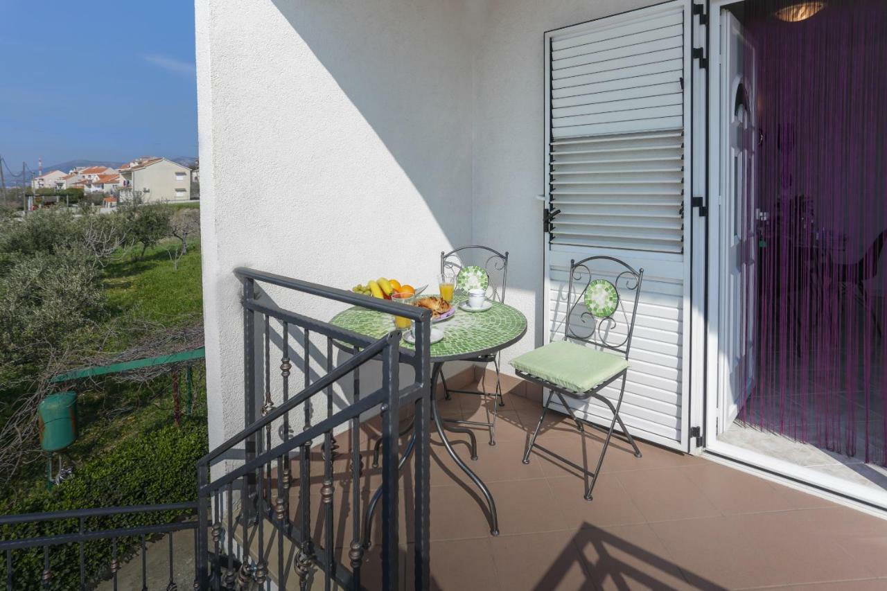 Charming Carmen Apartment Каштела Екстер'єр фото