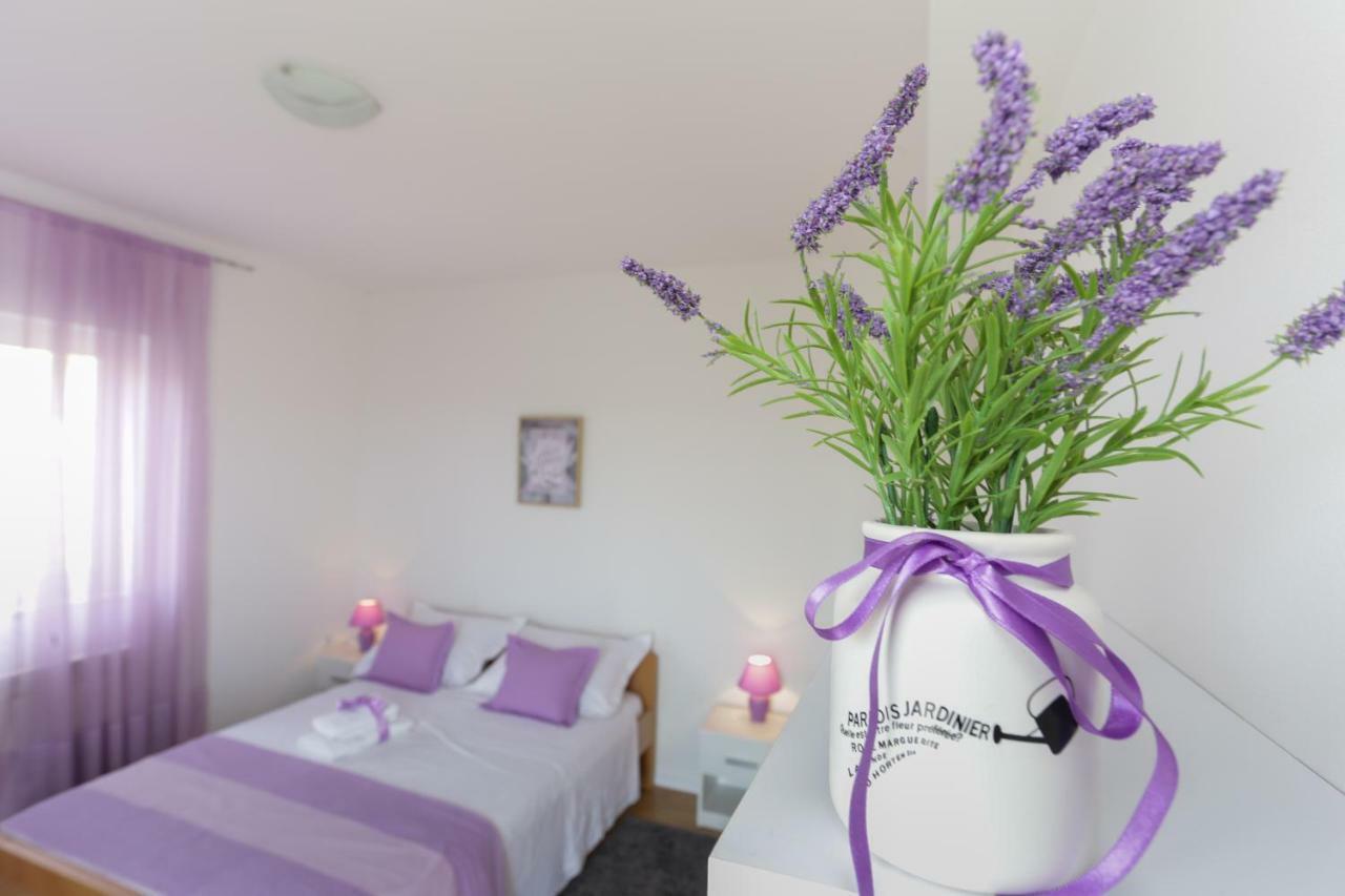 Charming Carmen Apartment Каштела Екстер'єр фото